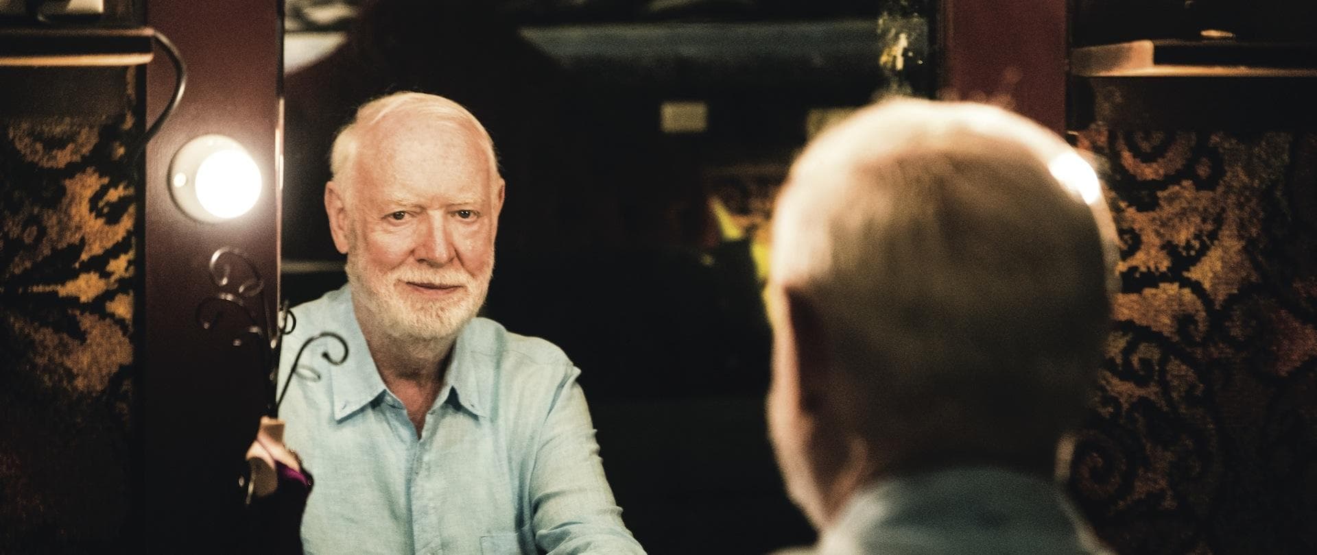 Vale David Stratton